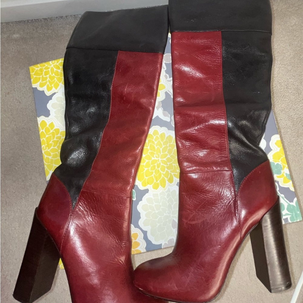 9.5 Tory Burch Boots - Picture 7 of 11